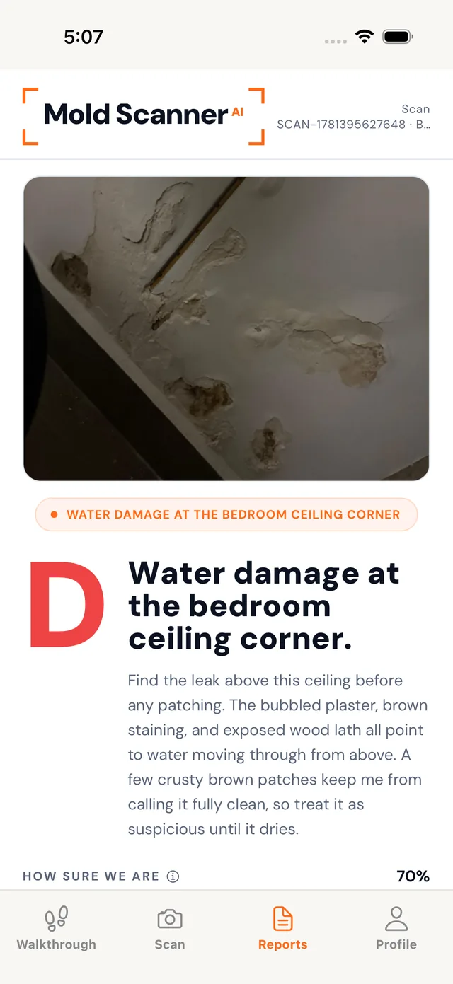 Mold Scanner report screen: grade D, water damage at the bedroom ceiling corner, 70% confidence